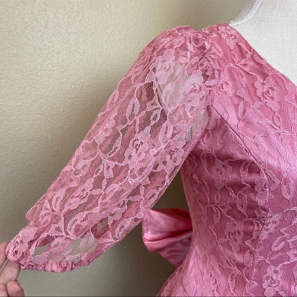 Vintage Pink Lace Dress with Bow on Back - 6 - Picture 4 of 12